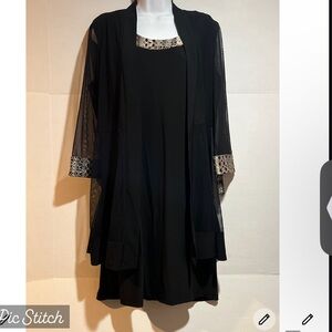 Size 12 R&M Richards Elegant Black Dress with Embellished Lace Trim